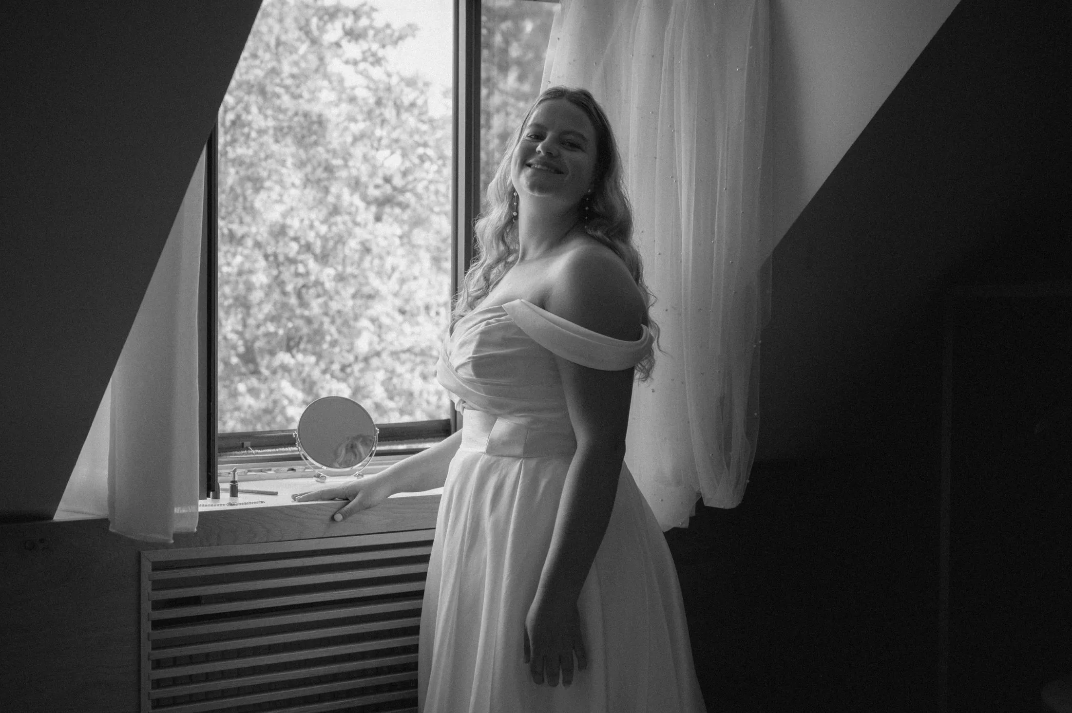 Menschen und Details beim Getting Ready.