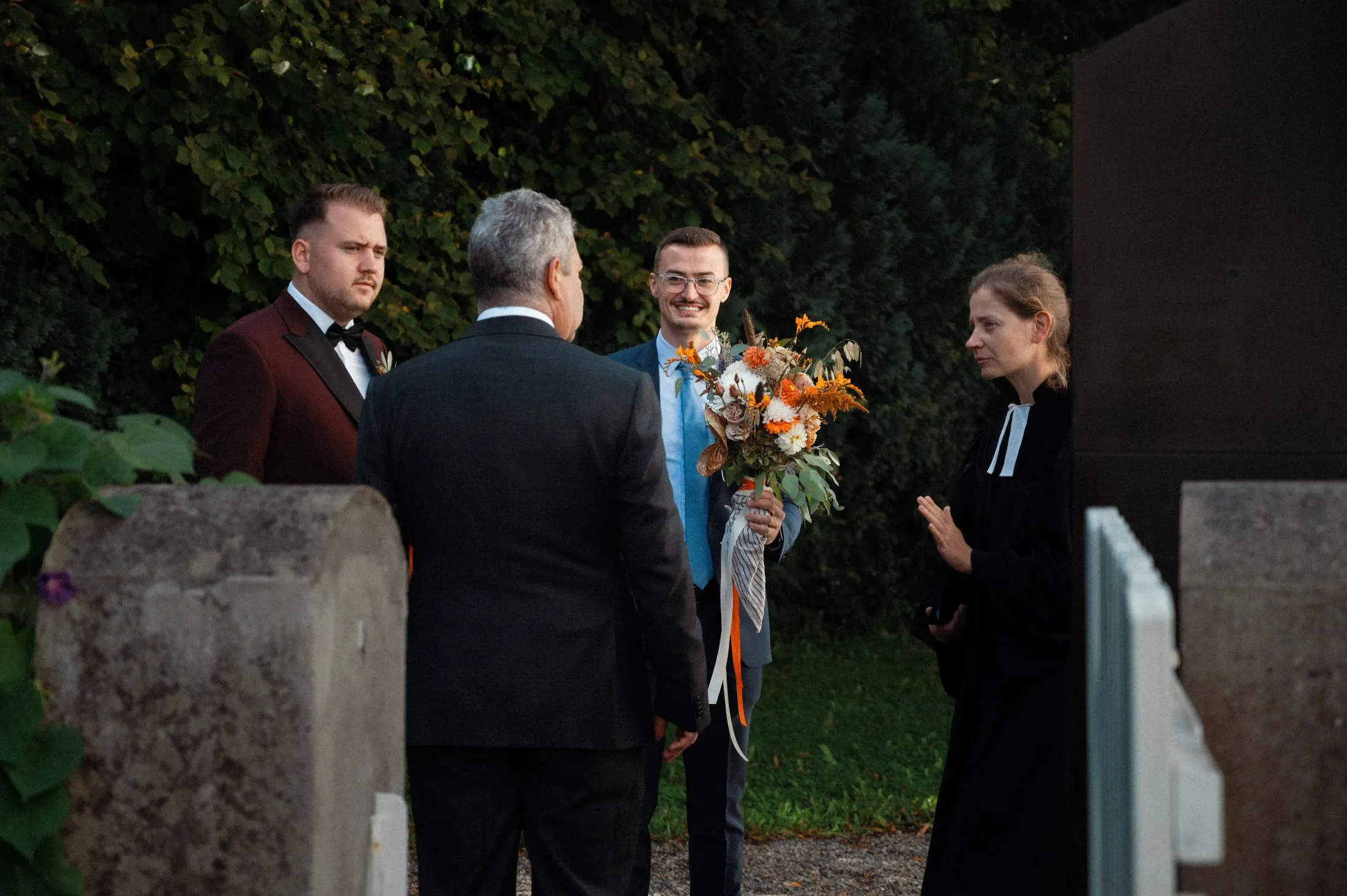 Ein Begegnungsmoment bei Lisa und Martins Hochzeit.