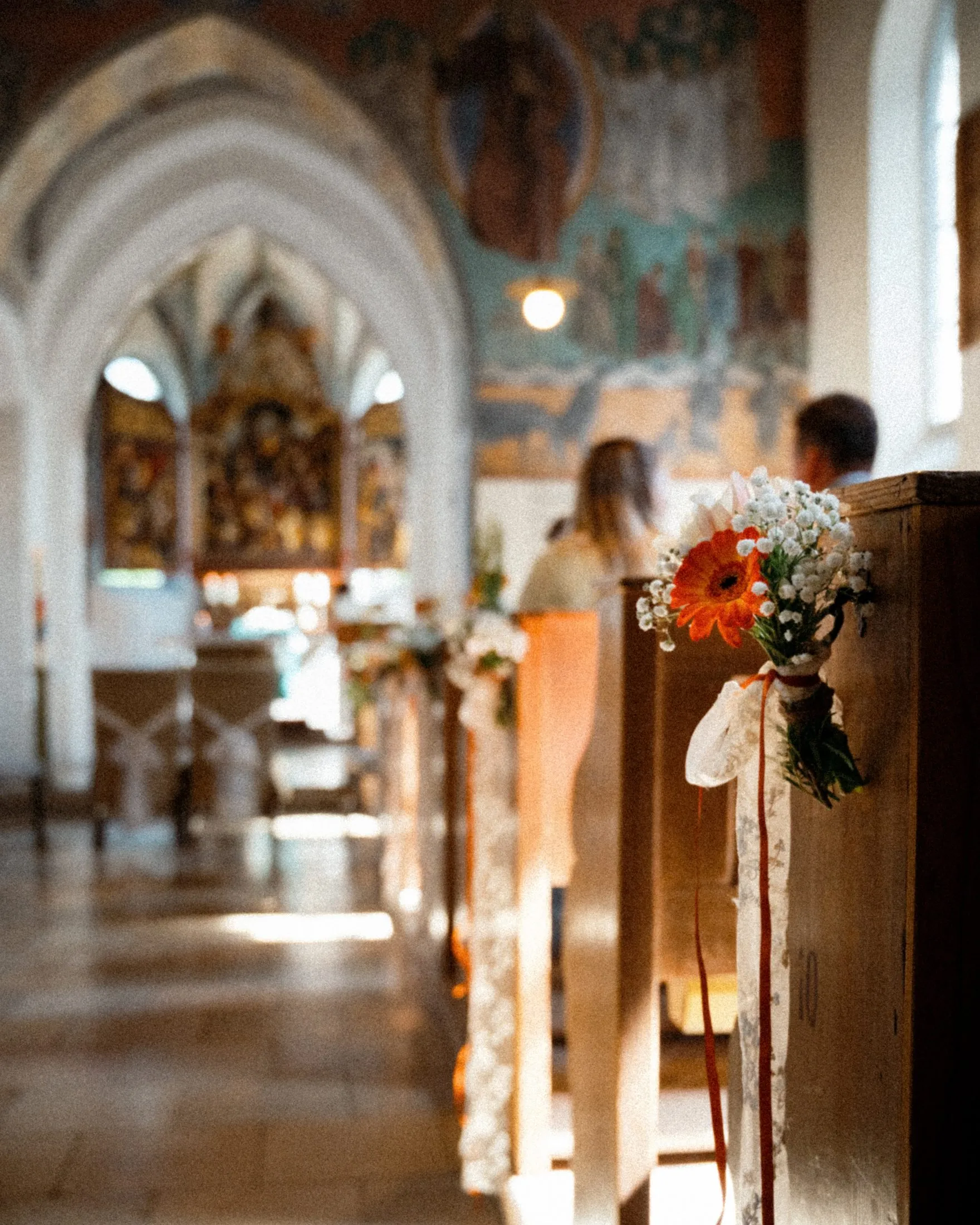 Blick in die Kirche während Lisa und Martins Trauung.