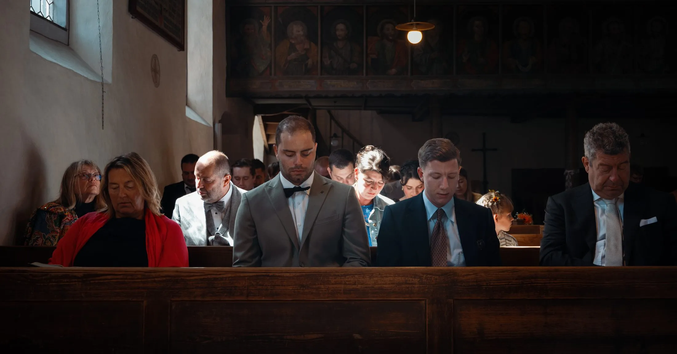 Blick in die Kirche während Lisa und Martins Trauung.