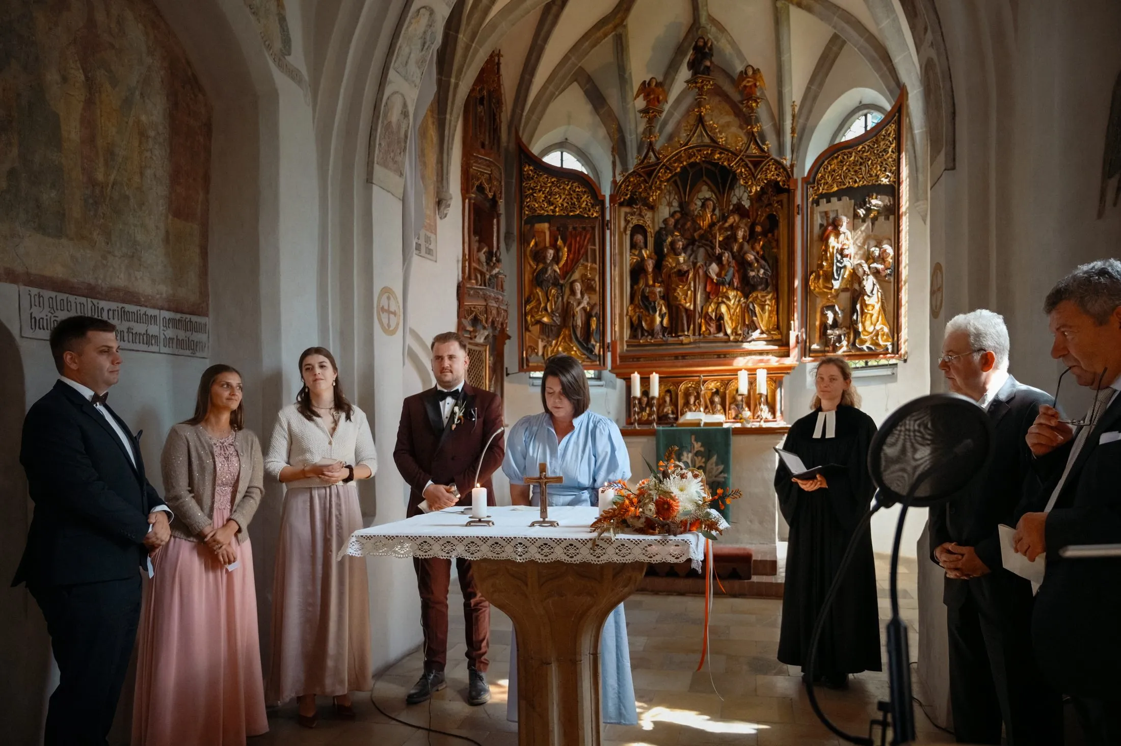 Szene aus der kirchlichen Trauung in Reutti.
