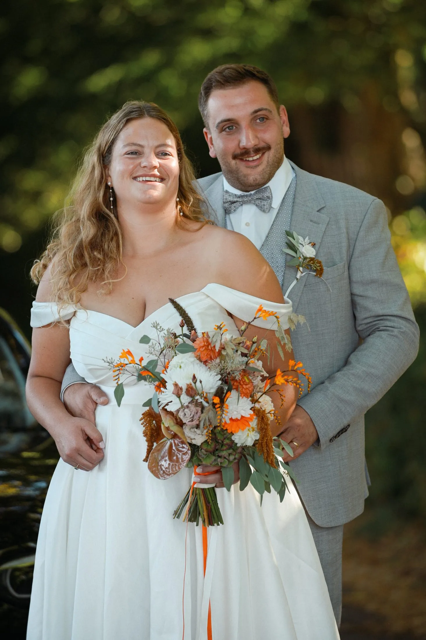 Lisa und Martin bei den Paarbildern im Grünen.